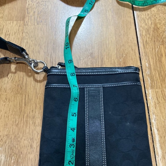 Beautiful coach crossbody - Picture 3 of 7